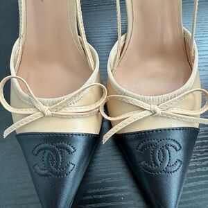 CHANEL Two-Tone Beige and Black Heels
